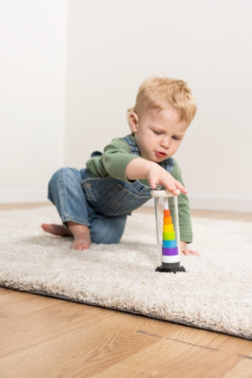 Little hands. Big Discoveries